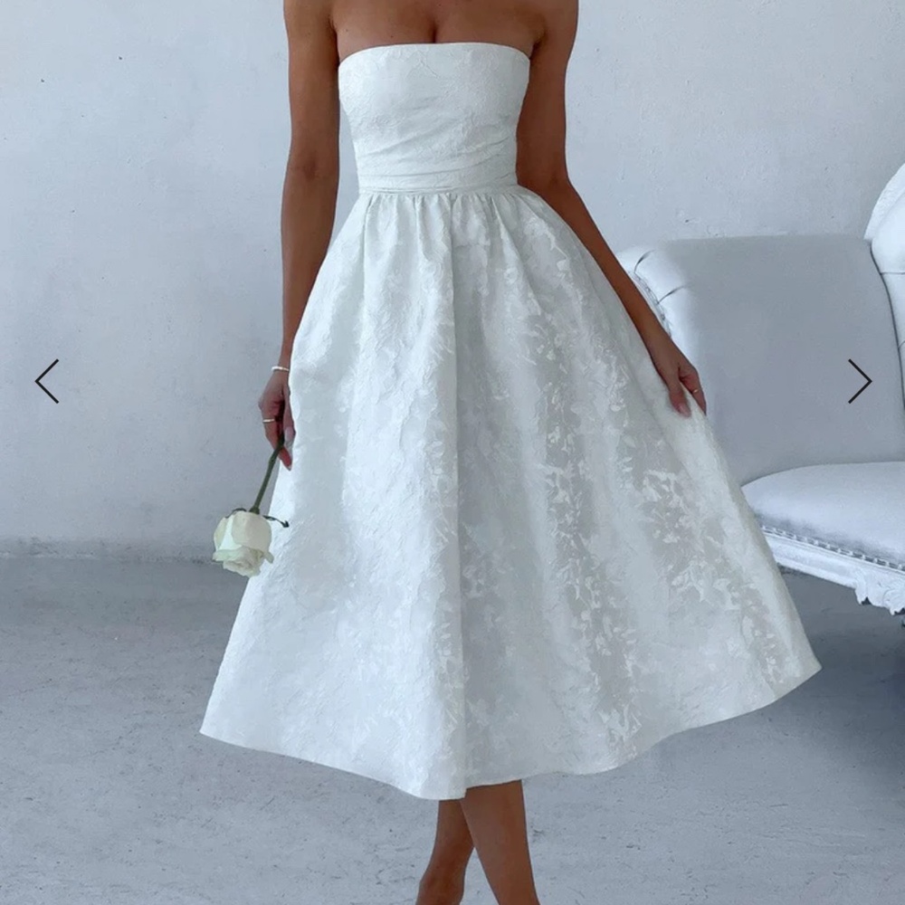 Elegant Ivory Strapless Maxi Dress